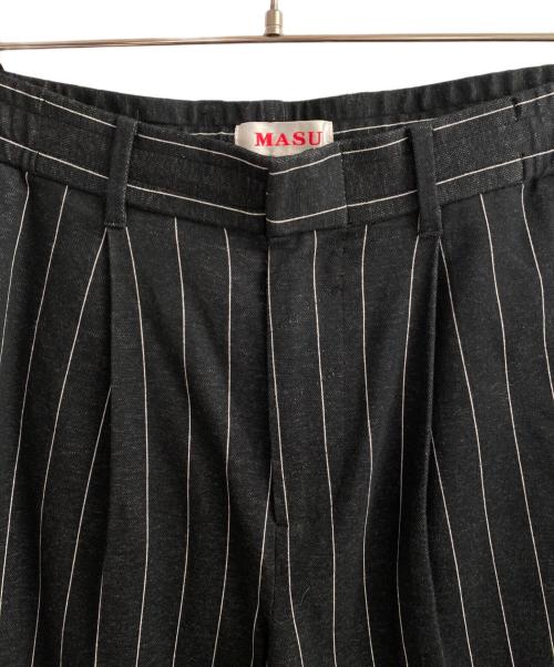 masu（エムエーエスユー）MASU (エムエーエスユー) CLASSIC EASY TROUSERS ブラック×ホワイト サイズ:46の古着・服飾アイテム