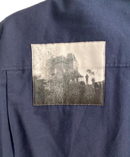 UNDERCOVER（アンダーカバー）UNDERCOVER (アンダーカバー) OXワッペン&JQパッチシャツ ネイビー サイズ:2の古着・服飾アイテム