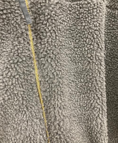 TAION（タイオン）TAION (タイオン) UNFILO (アンフィーロ) リバーシブルボアダウン グレー サイズ:Mの古着・服飾アイテム