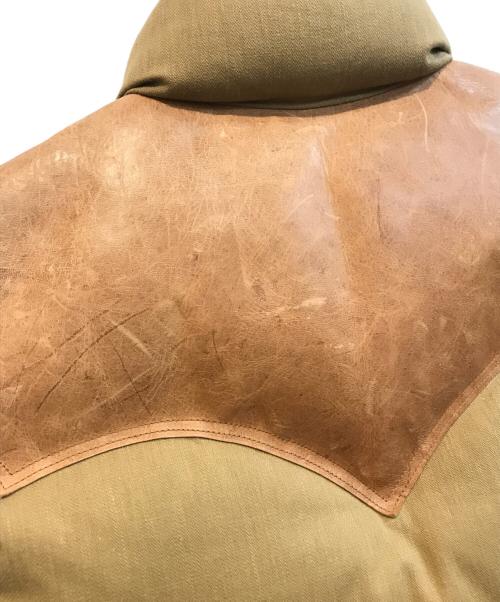 RockyMountainFeatherBed（ロッキーマウンテンフェザーベッド）RockyMountainFeatherBed (ロッキーマウンテンフェザーベッド) WAREHOUSE (ウエアハウス) ドビーツイル ダウンベスト　290-232-53 ブラウン サイズ:40の古着・服飾アイテム