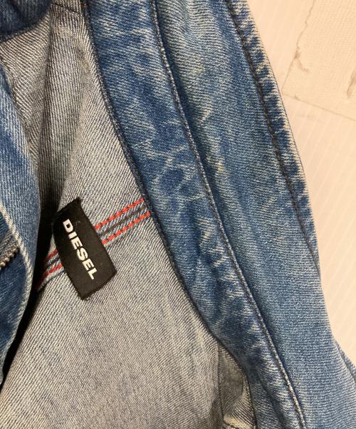 DIESEL（ディーゼル）DIESEL (ディーゼル) ダメージ加工ジップデニムシャツ インディゴ サイズ:Mの古着・服飾アイテム