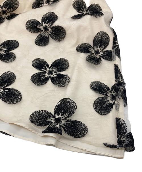 Diagram GRACE CONTINENTAL（ダイアグラム グレースコンチネンタル）Diagram GRACE CONTINENTAL (ダイアグラム グレースコンチネンタル) バイカラーフラワーワンピース アイボリー サイズ:38の古着・服飾アイテム