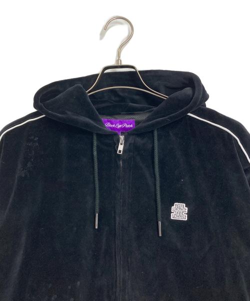 BlackEyePatch（ブラックアイパッチ）BlackEyePatch (ブラックアイパッチ) ジップパーカー　OG LABEL PIPED SLEEVES VELOUR ZIP HOODIE ブラック サイズ:Lの古着・服飾アイテム