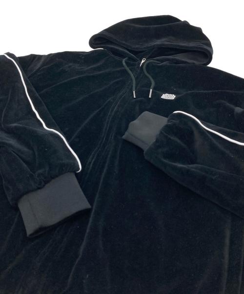 BlackEyePatch（ブラックアイパッチ）BlackEyePatch (ブラックアイパッチ) ジップパーカー　OG LABEL PIPED SLEEVES VELOUR ZIP HOODIE ブラック サイズ:Lの古着・服飾アイテム