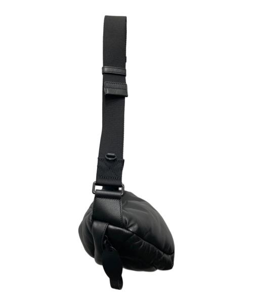 MULBERRY（マルベリー）MULBERRY (マルベリー) ソフティ キルテッド レザーベルトバッグ ブラックの古着・服飾アイテム