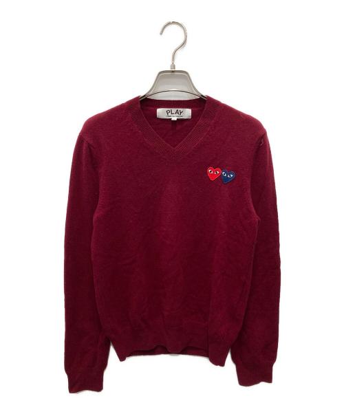 PLAY COMME des GARCONS（プレイコムデギャルソン）PLAY COMME des GARCONS (プレイコムデギャルソン) WハートワッペンVネックニット レッド サイズ:Mの古着・服飾アイテム