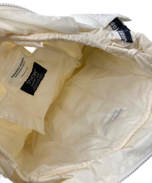 beautiful people（ビューティフルピープル）beautiful people (ビューティフルピープル) TAION (タイオン) down shoulder bag ホワイトの古着・服飾アイテム