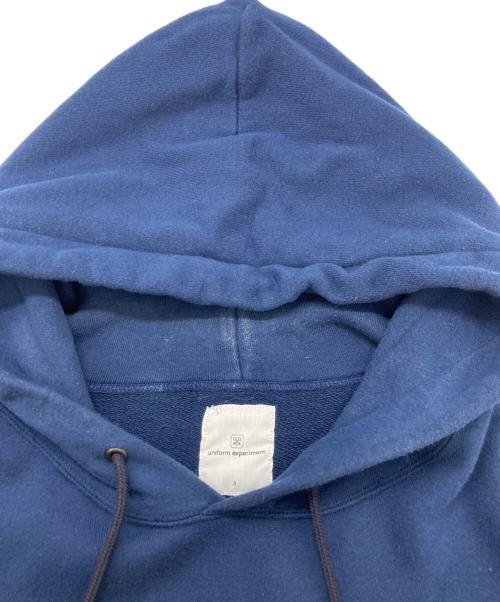 uniform experiment（ユニフォームエクスペリメント）uniform experiment (ユニフォームエクスペリメント) FRAGMENT DESIGN (フラグメントデザイン) JAZZY 5 SWEAT HOODIE ネイビー サイズ:	SIZE 3の古着・服飾アイテム