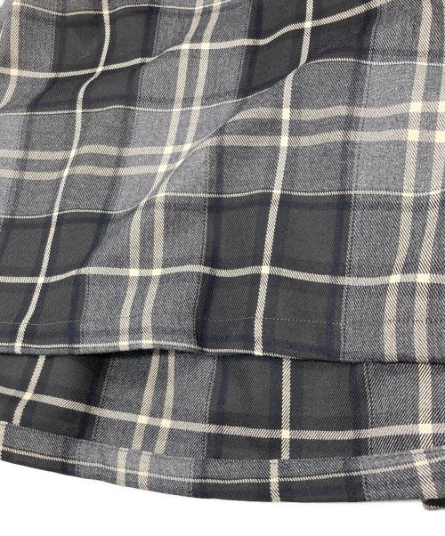 eimee law（エイミーロウ）Eimee Law (エイミーロウ) スリットロゴチェックタックプリーツスカート ブラック サイズ:Mの古着・服飾アイテム