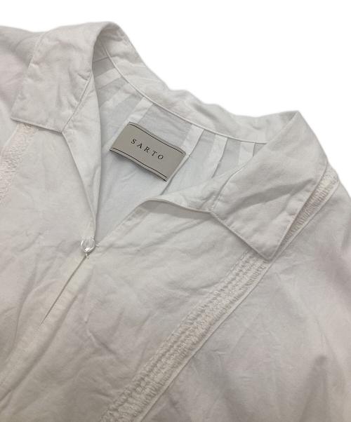 SARTO（サルト）SARTO (サルト) TUCKED SLEEVE EMBROIDERY BLOUSE ホワイト サイズ:Mの古着・服飾アイテム