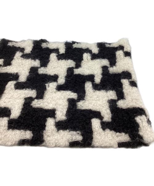 Acne studios（アクネ ストゥディオズ）ACNE STUDIOS (アクネ ストゥディオス) ハウンドトゥースマフラー　/　CA0153 ブラック×ホワイトの古着・服飾アイテム