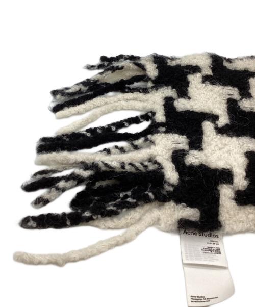 Acne studios（アクネ ストゥディオズ）ACNE STUDIOS (アクネ ストゥディオス) ハウンドトゥースマフラー　/　CA0153 ブラック×ホワイトの古着・服飾アイテム