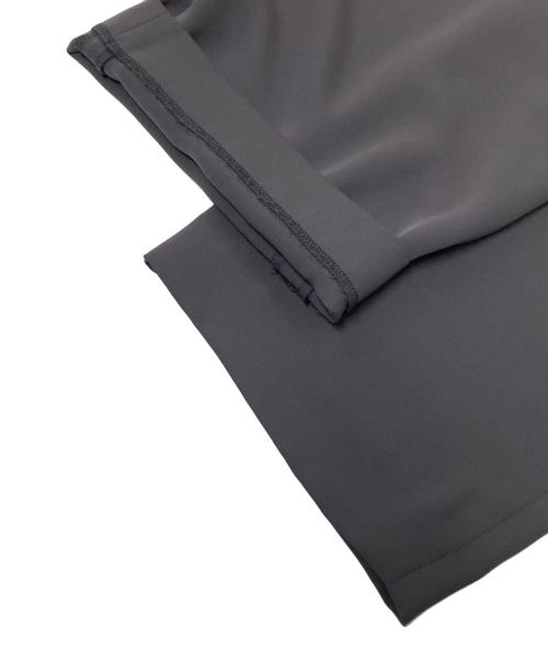 Conte（コンテ）Conte (コンテ) アシンメトリータックイージーパンツ グレー サイズ:38の古着・服飾アイテム