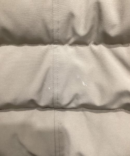 CANADA GOOSE（カナダグース）CANADA GOOSE (カナダグース) ダウンジャケット ベージュ サイズ:Ｍの古着・服飾アイテム