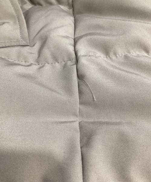 CANADA GOOSE（カナダグース）CANADA GOOSE (カナダグース) ダウンジャケット ベージュ サイズ:Ｍの古着・服飾アイテム