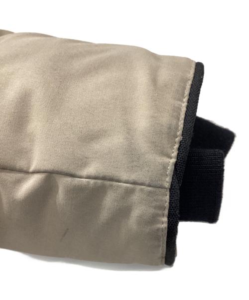 CANADA GOOSE（カナダグース）CANADA GOOSE (カナダグース) ダウンジャケット ベージュ サイズ:Ｍの古着・服飾アイテム