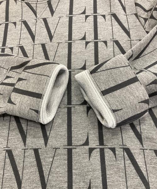 VALENTINO（ヴァレンティノ）VALENTINO (ヴァレンティノ) VLTNロゴボンディングスウェット　UV0MF04S6WG グレー サイズ:Mの古着・服飾アイテム