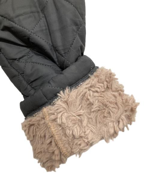 Traditional Weatherwear（トラディショナルウェザーウェア）Traditional Weatherwear (トラディショナルウェザーウェア) 裏ボアフーデッドキルティングコート グレー サイズ:38の古着・服飾アイテム