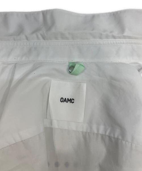 OAMC（オーエーエムシー）OAMC (オーエーエムシー) 長袖シャツ ホワイト サイズ:SIZE Sの古着・服飾アイテム