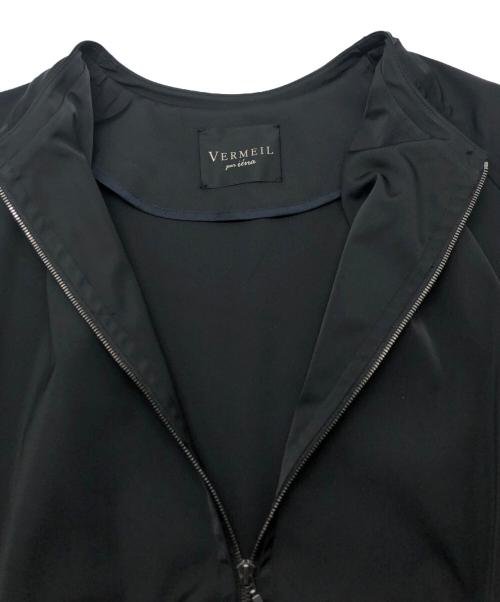 VERMEIL par iena（ヴェルメイユ パー イエナ）VERMEIL par iena (ヴェルメイユ パー イエナ) ノーカラーギャザーZIPブルゾン ブラック サイズ:Freeの古着・服飾アイテム
