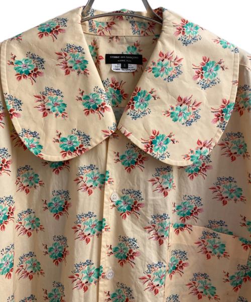 COMME des GARCONS HOMME PLUS（コムデギャルソンオムプリュス）COMME des GARCONS HOMME PLUS (コムデギャルソンオムプリュス) フラワースカルプリント 丸襟 ロングシャツ ベージュ×レッド サイズ:Ｓの古着・服飾アイテム