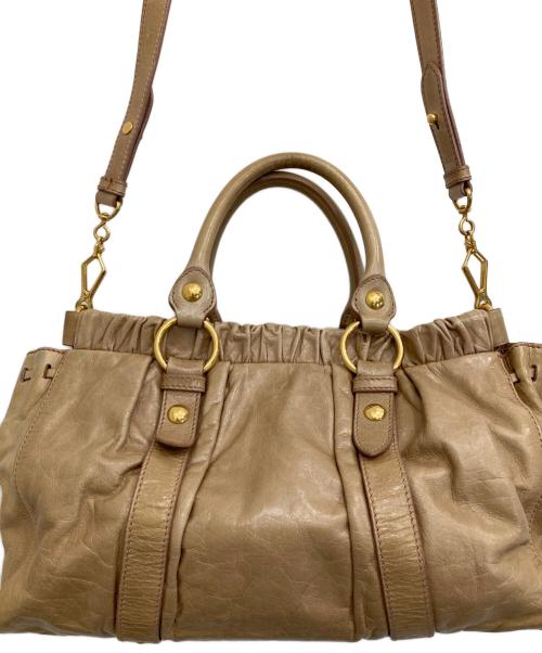 MIU MIU（ミュウミュウ）MIU MIU (ミュウミュウ) 2WAYショルダーバッグ ベージュの古着・服飾アイテム