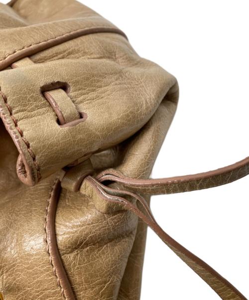 MIU MIU（ミュウミュウ）MIU MIU (ミュウミュウ) 2WAYショルダーバッグ ベージュの古着・服飾アイテム