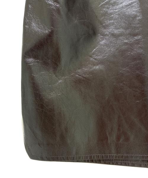 BOTTEGA VENETA（ボッテガベネタ）BOTTEGA VENETA (ボッテガベネタ) Shiny Leather Shorts pants シャイニーレザーショートパンツ/633445 VKLC0 ブラウン サイズ:Sの古着・服飾アイテム
