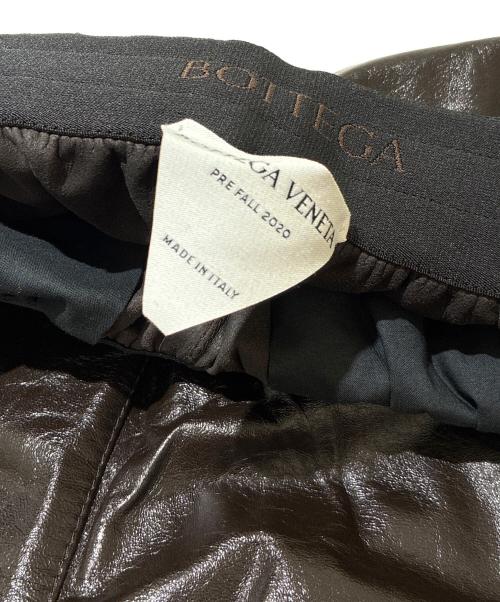 BOTTEGA VENETA（ボッテガベネタ）BOTTEGA VENETA (ボッテガベネタ) Shiny Leather Shorts pants シャイニーレザーショートパンツ/633445 VKLC0 ブラウン サイズ:Sの古着・服飾アイテム