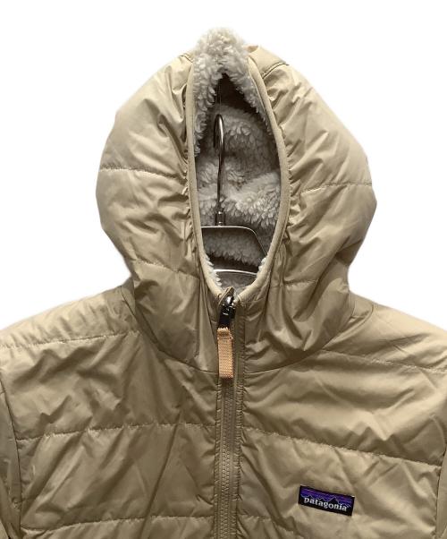 Patagonia（パタゴニア）Patagonia (パタゴニア) キッズ・リバーシブル・レディ・フレディ・フーディ ベージュ サイズ:SIZE XXLの古着・服飾アイテム
