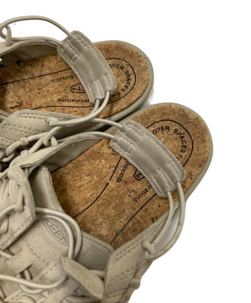 KEEN（キーン）KEEN (キーン) UNEEK Ⅱ CONVERTIBLE ベージュ サイズ:28.0cmの古着・服飾アイテム