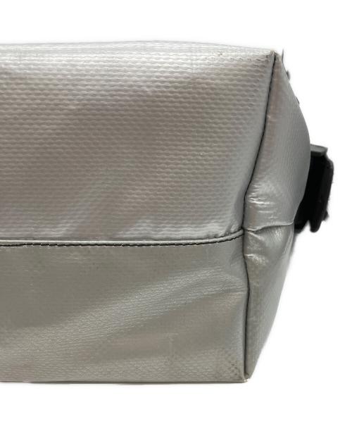 FREITAG（フライターグ）FREITAG (フライターグ) メッセンジャーバッグ シルバー×レッドの古着・服飾アイテム