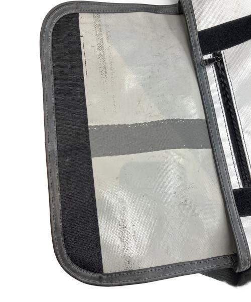FREITAG（フライターグ）FREITAG (フライターグ) メッセンジャーバッグ シルバー×レッドの古着・服飾アイテム