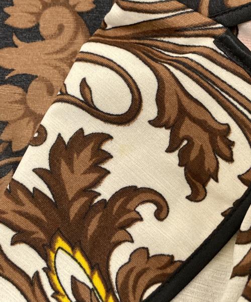 Regina Romantico（レジィーナロマンティコ）Regina Romantico (レジィーナロマンティコ) 総柄セットアップスーツ ブラウン サイズ:38の古着・服飾アイテム