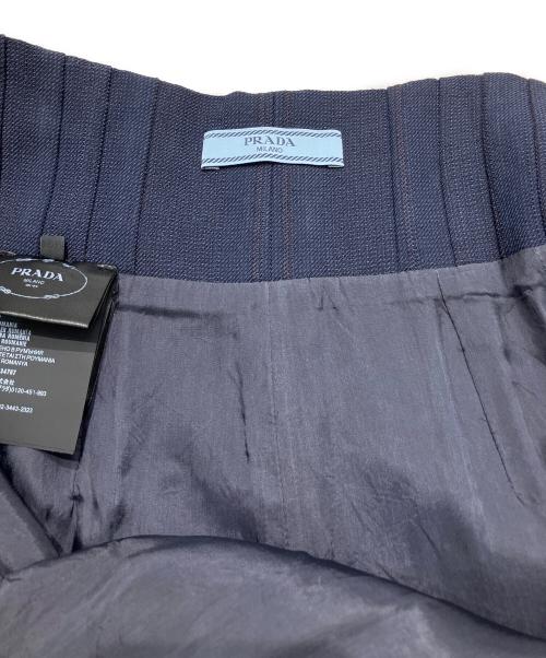 PRADA（プラダ）PRADA (プラダ) シャドーストライプショートパンツ ネイビー サイズ:38Sの古着・服飾アイテム