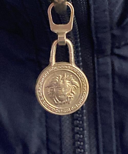 VERSACE JEANS COUTURE（ヴェルサーチ ジーンズクチュール）VERSACE JEANS COUTURE (ヴェルサーチ ジーンズクチュール) ナイロンベスト ネイビー サイズ:表記なしの古着・服飾アイテム