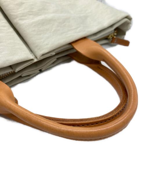 TUTUMU（ツツム）TUTUMU (ツツム) 豊岡鞄 (トヨオカカバン) Marche ハンドバッグ ベージュ×ブラウンの古着・服飾アイテム