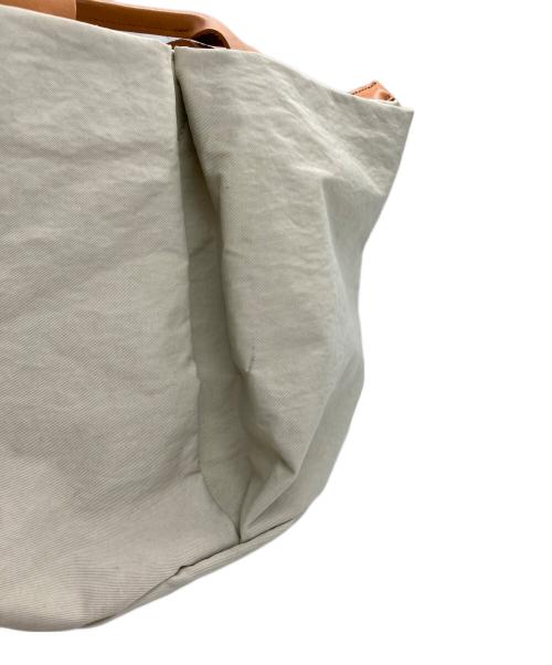 TUTUMU（ツツム）TUTUMU (ツツム) 豊岡鞄 (トヨオカカバン) Marche ハンドバッグ ベージュ×ブラウンの古着・服飾アイテム