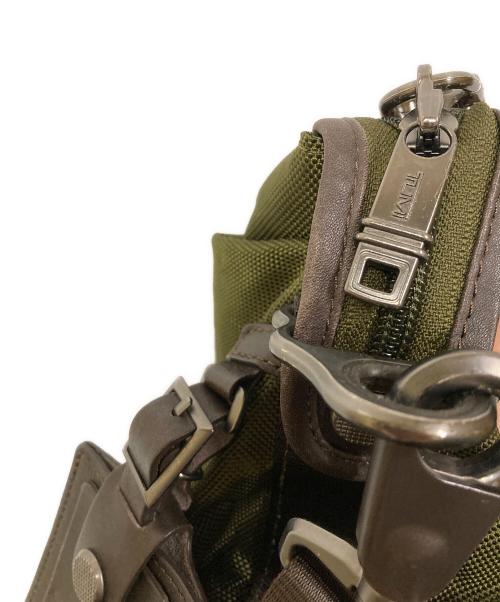 TUMI（トゥミ）TUMI (トゥミ) ボストンバッグ カーキ サイズ:表記なしの古着・服飾アイテム