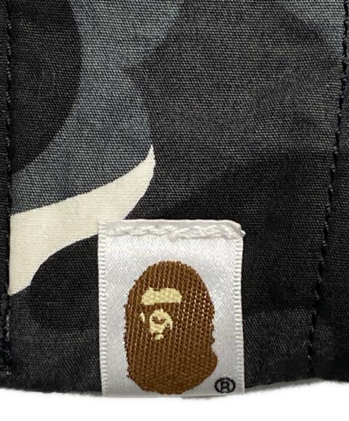 A BATHING APE（ア ベイシング エイプ）A BATHING APE (ア ベイシング エイプ) ALPHA INDUSTRIES (アルファインダストリーズ) Camo MA1 Bomber Jacket ブラック サイズ:Lの古着・服飾アイテム