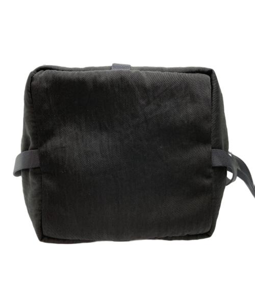 ITTI（イッチ）ITTI (イッチ) ANNIE PUFFER DUFFLE BAG ブラックの古着・服飾アイテム