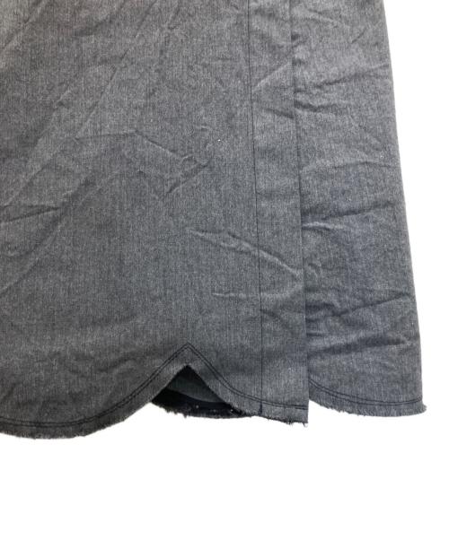 ROBE DE CHAMBRE COMME DES GARCONS（ローブドシャンブル コムデギャルソン）ROBE DE CHAMBRE COMME DES GARCONS (ローブドシャンブル コムデギャルソン) RI SO13　スカラップヘムラップスカート グレー サイズ:印字消えの古着・服飾アイテム