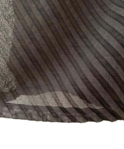 ISSEY MIYAKE（イッセイミヤケ）ISSEY MIYAKE (イッセイミヤケ) プリーツカットソー ブラウン サイズ:Ｍの古着・服飾アイテム