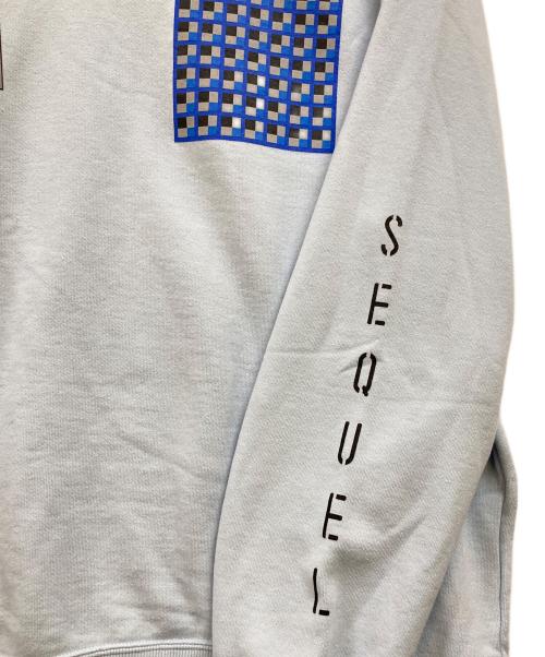 SEQUEL（シークエル）SEQUEL (シークエル) WEEKEND (ウィークエンド) Print SWEAT SHIRTS ブルー サイズ:Ｍの古着・服飾アイテム