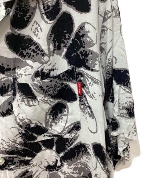 SUPREME（シュプリーム）SUPREME (シュプリーム) Daisy Rayon Shirt ホワイト サイズ:Mの古着・服飾アイテム
