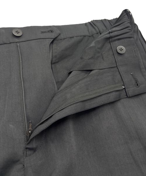 IM MEN（アイム メン）im MEN (アイム メン) AIR PLEATS TROUSERS　 ISSEY MIYAKE　LA43FF127 ブラック サイズ:2の古着・服飾アイテム