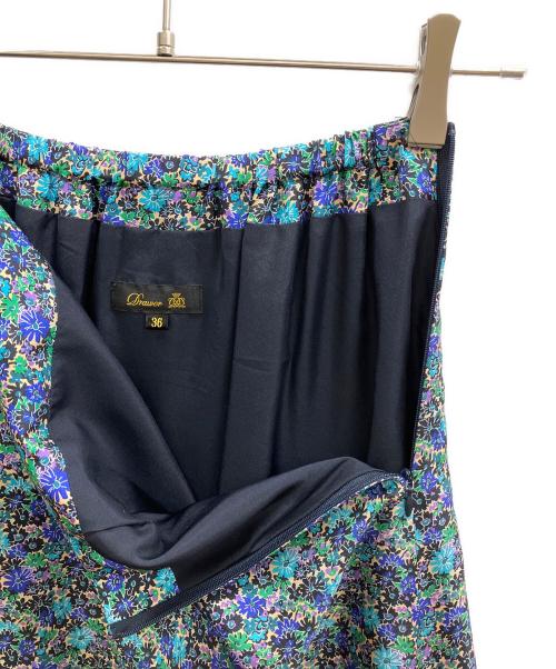 DRAWER（ドゥロワー）Drawer (ドゥロワー) シルクフラワープリントフレアスカート ブルー サイズ:36の古着・服飾アイテム