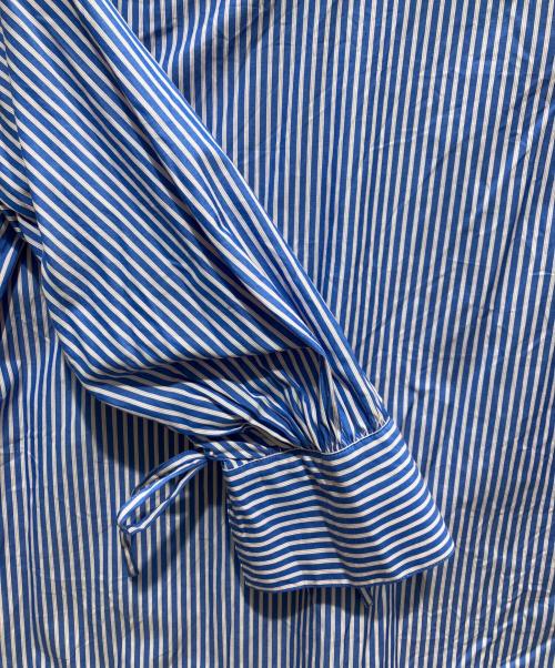 MACPHEE（マカフィー）MACPHEE (マカフィー) ストライプシャーリング Vネックブラウス ブルー サイズ:SIZE　36の古着・服飾アイテム