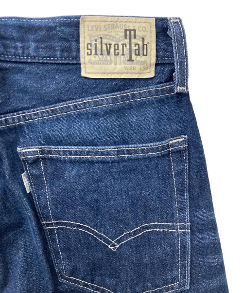 LEVI'S（リーバイス）LEVI'S (リーバイス) SILVER TAB STRAIGHT デニムパンツ インディゴ サイズ:W28 L32の古着・服飾アイテム