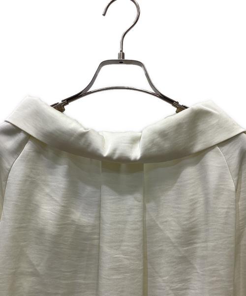 polaura（ポロ―ラ）polaura (ポロ―ラ) ボウタイmany wayオフショルサテンブラウス アイボリー サイズ:Fの古着・服飾アイテム